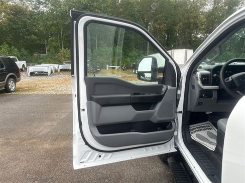 New 2026 Ford F350 XL w/ XL Chrome Package image 16