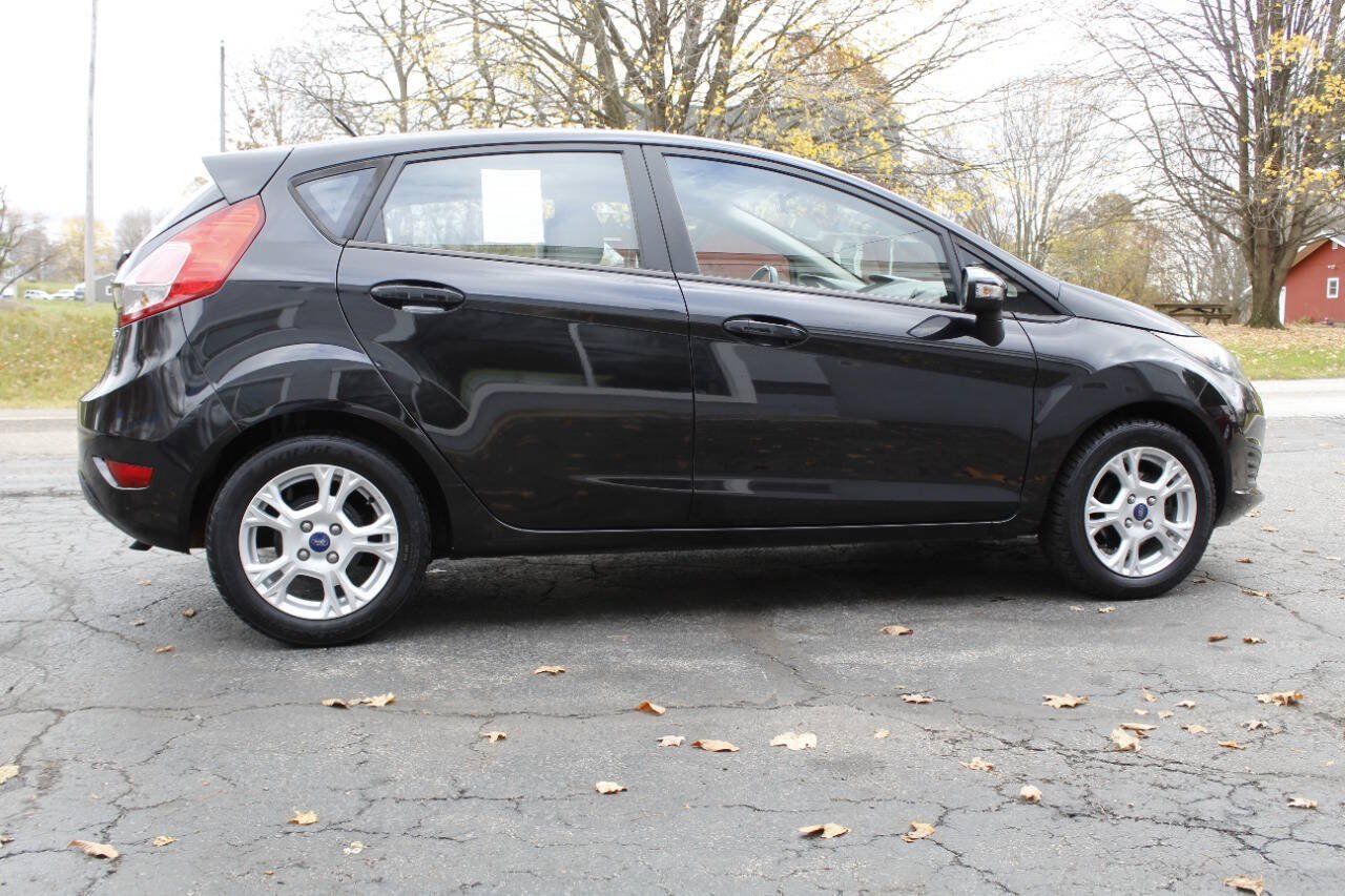 Used 2015 Ford Fiesta SE FWD image 12