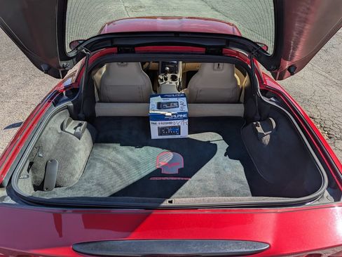 Used 2005 Chevrolet Corvette Coupe w/ Preferred Equipment Group RWD image 35