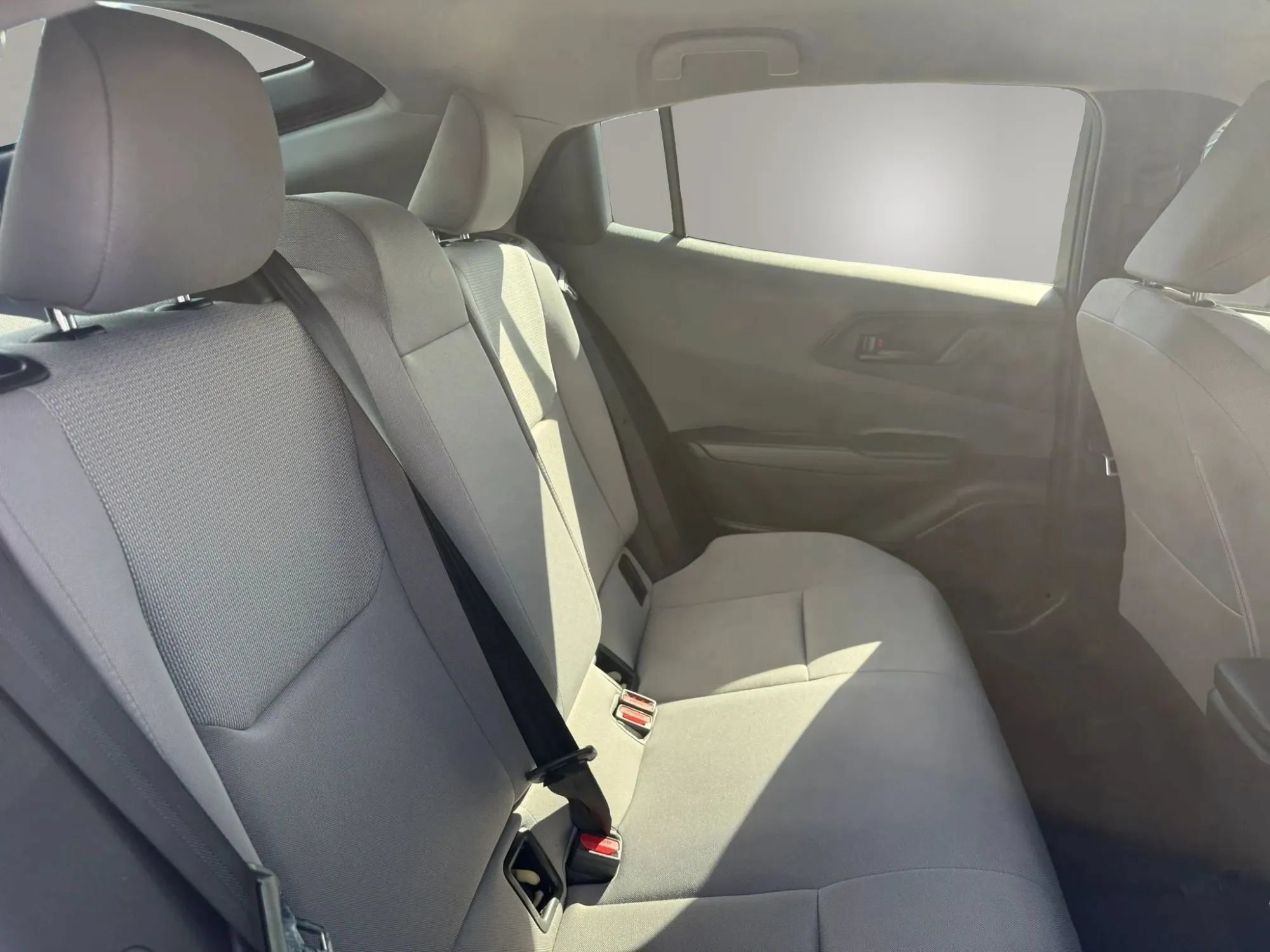 Used 2025 Toyota Prius LE FWD image 22