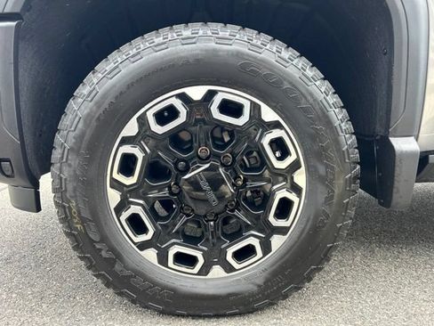 New 2026 GMC Sierra 2500 Denali w/ Denali Reserve Package AWD/4WD image 18