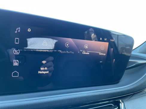 Used 2025 Buick Envista Sport Touring image 21