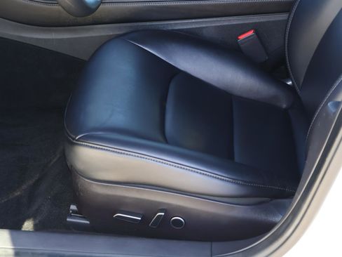 Used 2022 Tesla Model 3 Long Range image 11