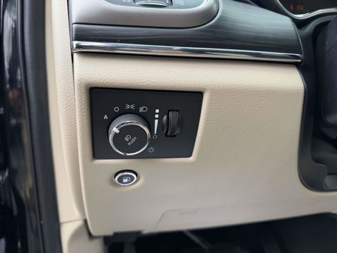 Used 2021 Jeep Grand Cherokee Limited AWD/4WD image 15