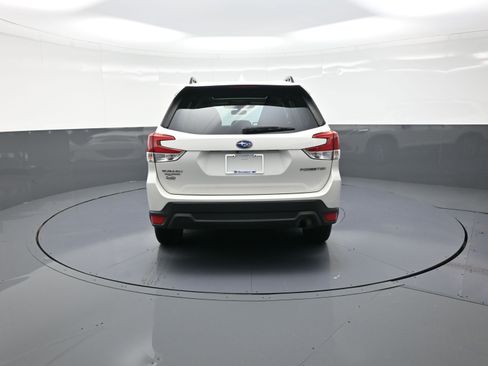 Used 2023 Subaru Forester Premium image 4