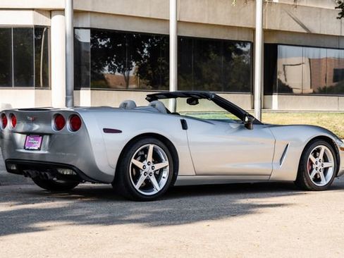 Used 2006 Chevrolet Corvette Convertible w/ Preferred Equipment Group image 39