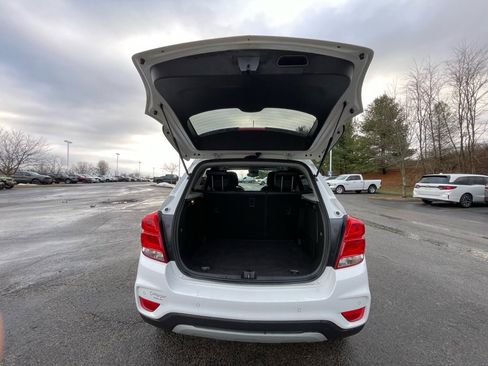 Used 2021 Chevrolet Trax LT w/ Premium Seat Package image 15