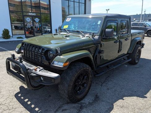 Used 2022 Jeep Gladiator Sport AWD/4WD image 2