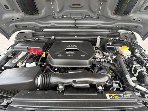 Used 2020 Jeep Wrangler Rubicon AWD/4WD image 8