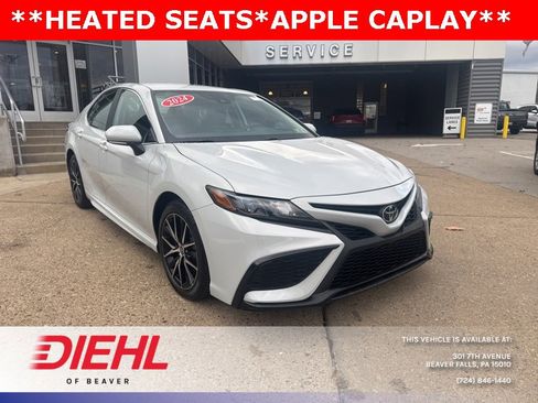 Used 2024 Toyota Camry SE image 1
