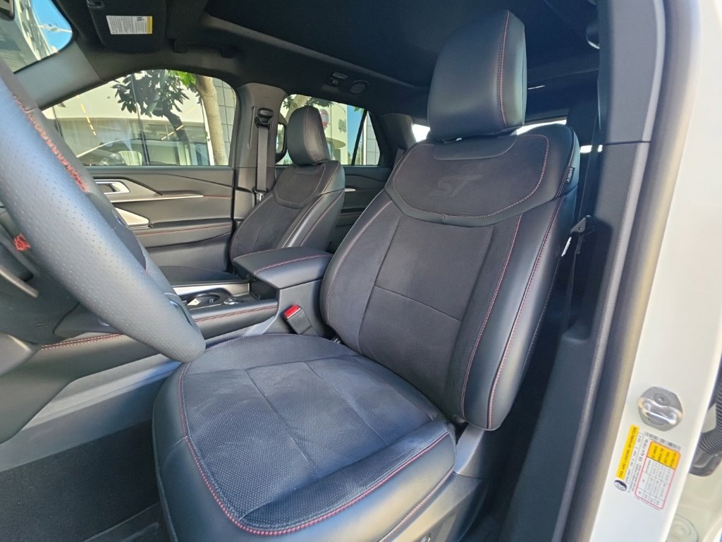 Used 2025 Ford Explorer ST w/ Sun And Sound Package AWD/4WD image 12