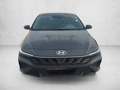 Used 2025 Hyundai Elantra Sport FWD image 2