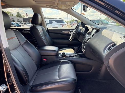 Used 2020 Nissan Pathfinder SL AWD/4WD image 15