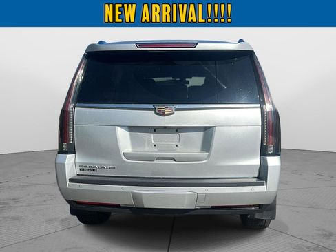 Used 2017 Cadillac Escalade 4WD image 5