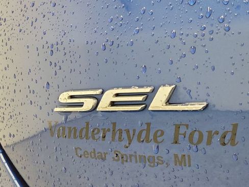 Used 2023 Ford Edge SEL w/ Convenience Package AWD/4WD image 6