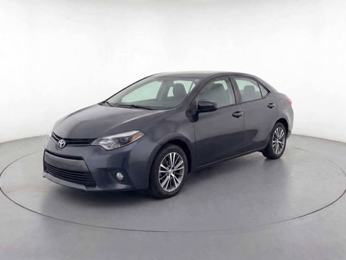 Used 2015 Toyota Corolla LE FWD image 1