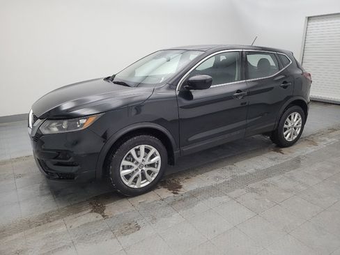 Used 2021 Nissan Rogue Sport S image 2