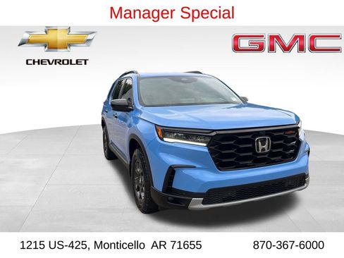Used 2025 Honda Pilot TrailSport image 1