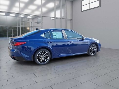 New 2026 Toyota Camry XLE image 7
