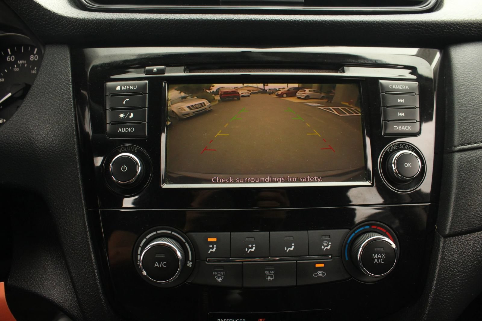 Used 2018 Nissan Rogue S AWD/4WD image 32