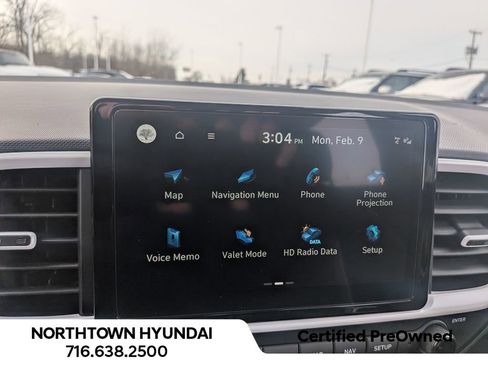 Certified 2023 Hyundai Venue Limited w/ Cargo Package image 24