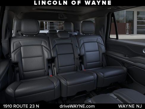 New 2025 Lincoln Navigator Reserve w/ Jet Appearance Package AWD/4WD image 12