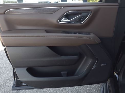 Used 2024 Chevrolet Suburban High Country w/ Advanced Technology Package image 30