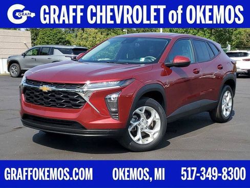 Used 2024 Chevrolet Trax LS w/ LS Convenience Package FWD image 1