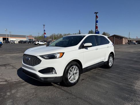 Used 2024 Ford Edge SEL w/ Convenience Package image 7