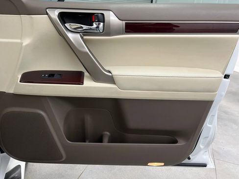 Used 2018 Lexus GX 460 Premium image 26