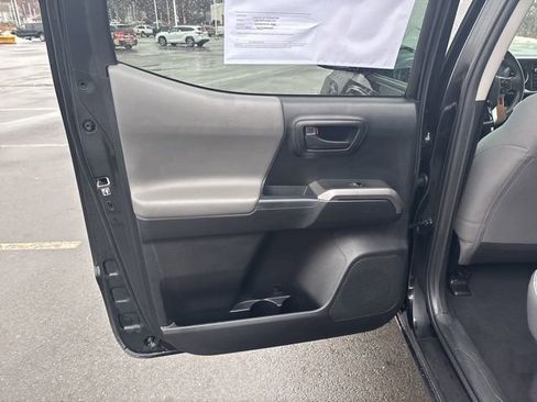 Used 2018 Toyota Tacoma SR5 image 17