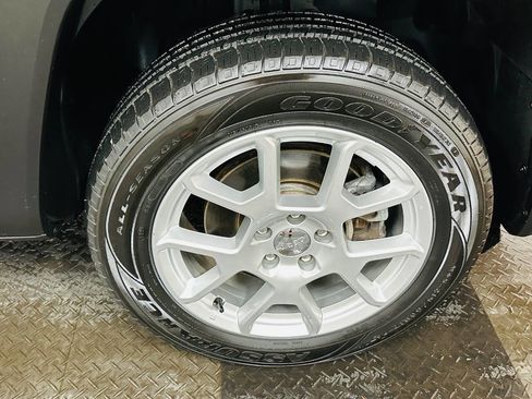 Used 2021 Jeep Renegade Limited w/ Sun & Sound Group image 27