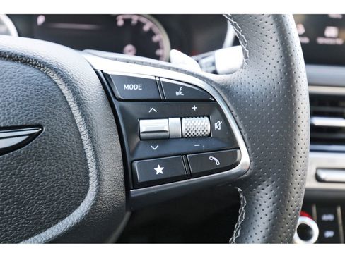 Used 2026 Genesis G70 2.5T image 18