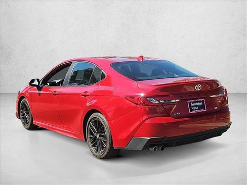 Used 2025 Toyota Camry SE FWD image 8