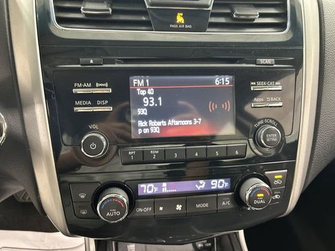 Used 2015 Nissan Altima 2.5 SV FWD image 14