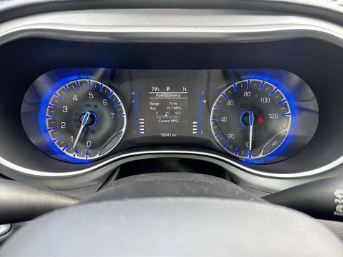 Used 2019 Chrysler Pacifica Touring Plus w/ S Appearance Package FWD image 14