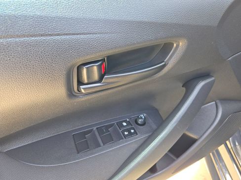Used 2023 Toyota Corolla LE FWD image 12