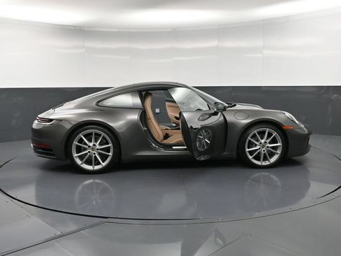 Certified 2022 Porsche 911 Carrera RWD image 32