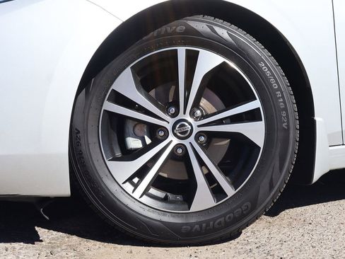 Used 2021 Nissan Sentra SV image 5