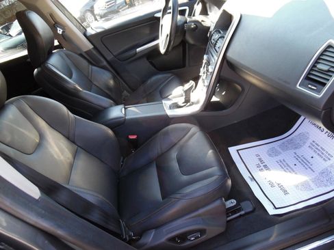 Used 2017 Volvo XC60 T5 Dynamic w/ Preferred Option Package image 23