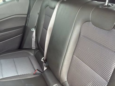 Used 2025 Chevrolet Trax LT w/ LT Convenience Package FWD image 25