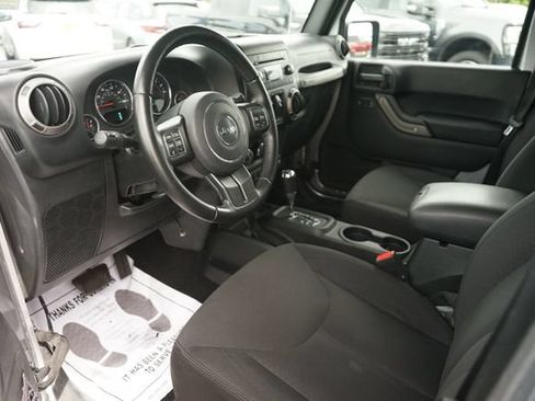 Used 2018 Jeep Wrangler Unlimited Sport S AWD/4WD image 8