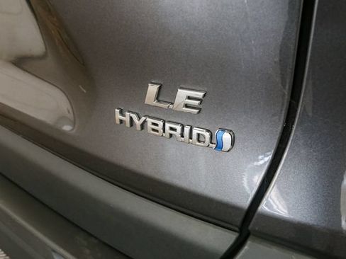 Used 2024 Toyota RAV4 LE AWD/4WD image 11