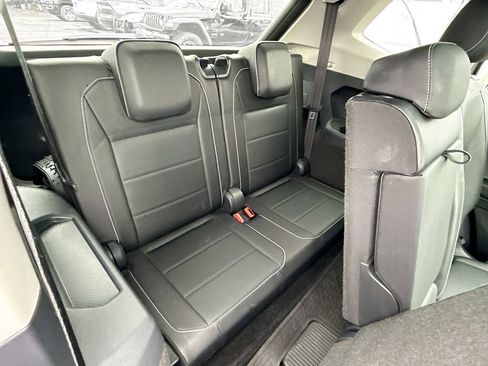 Used 2021 Volkswagen Tiguan SEL image 30