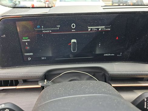 Used 2024 Nissan Ariya FWD image 2