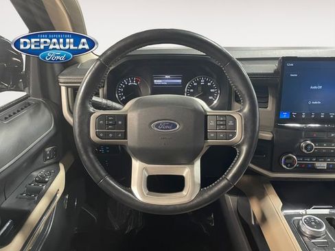 Used 2022 Ford Expedition XLT image 15