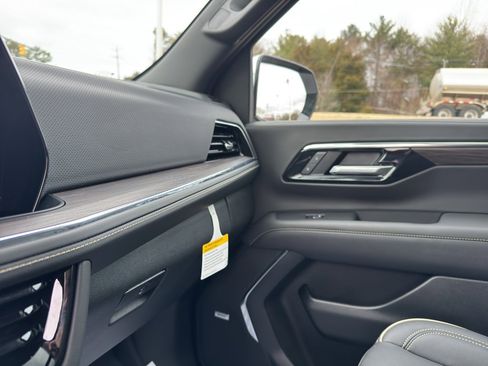 Used 2025 Chevrolet Suburban Premier w/ Sun And Tow Package image 19