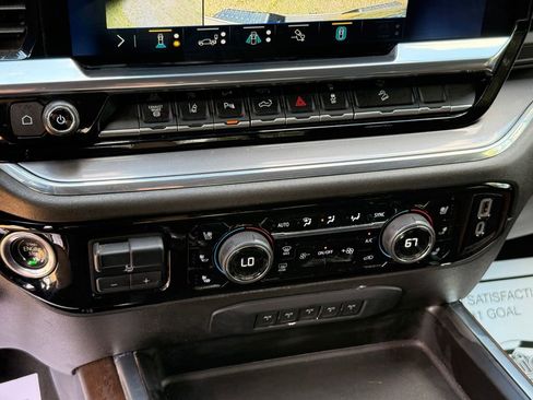 Used 2024 Chevrolet Silverado 2500 High Country w/ Technology Package AWD/4WD image 20