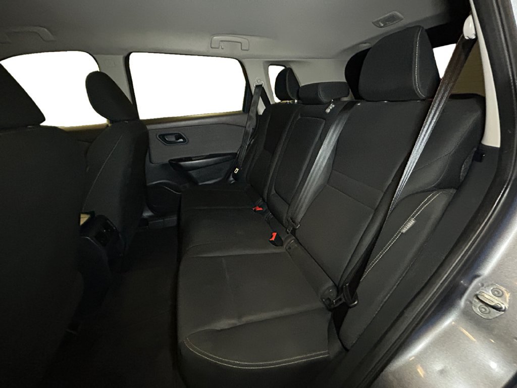 Used 2023 Nissan Rogue S AWD/4WD image 13