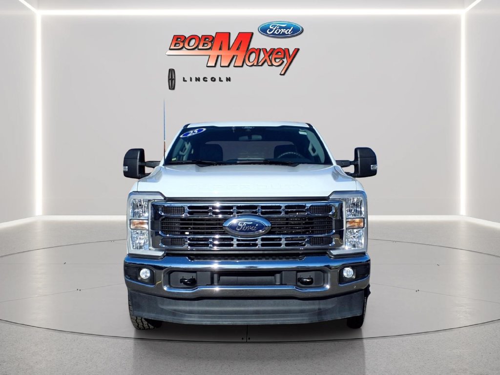 Used 2025 Ford F250 XLT AWD/4WD image 2